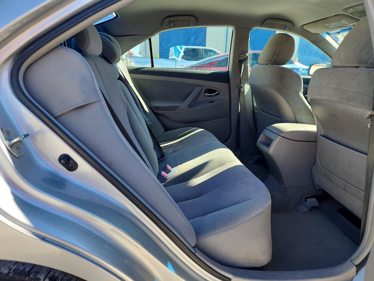 2011 TOYOTA CAMRY LE photo 19