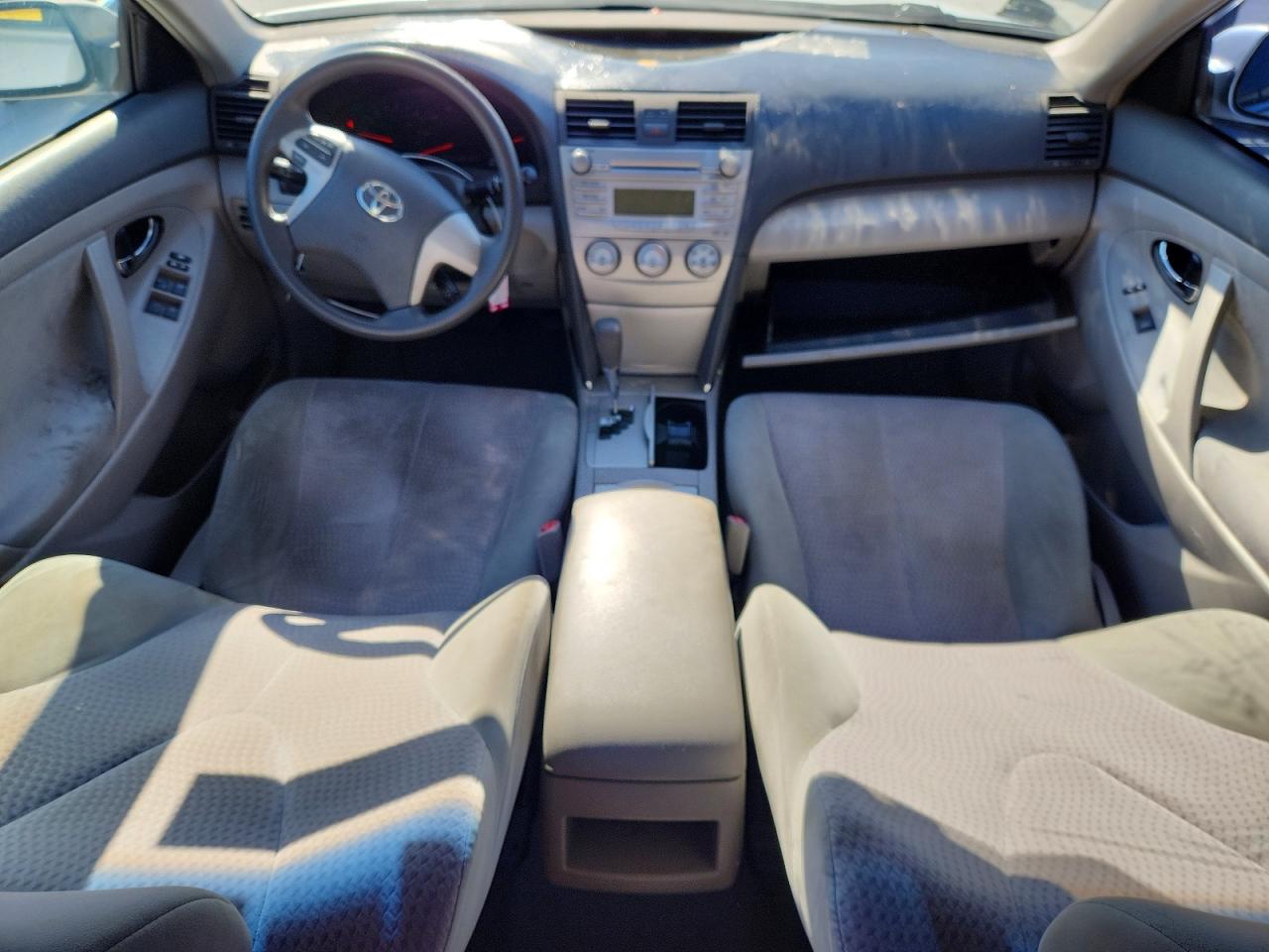 2011 TOYOTA CAMRY LE photo 15