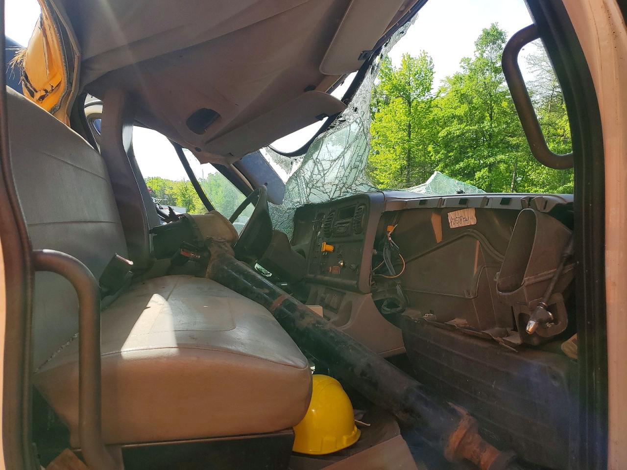 2011 FREIGHTLINER M2 106 MEDIUM DUTY photo 5
