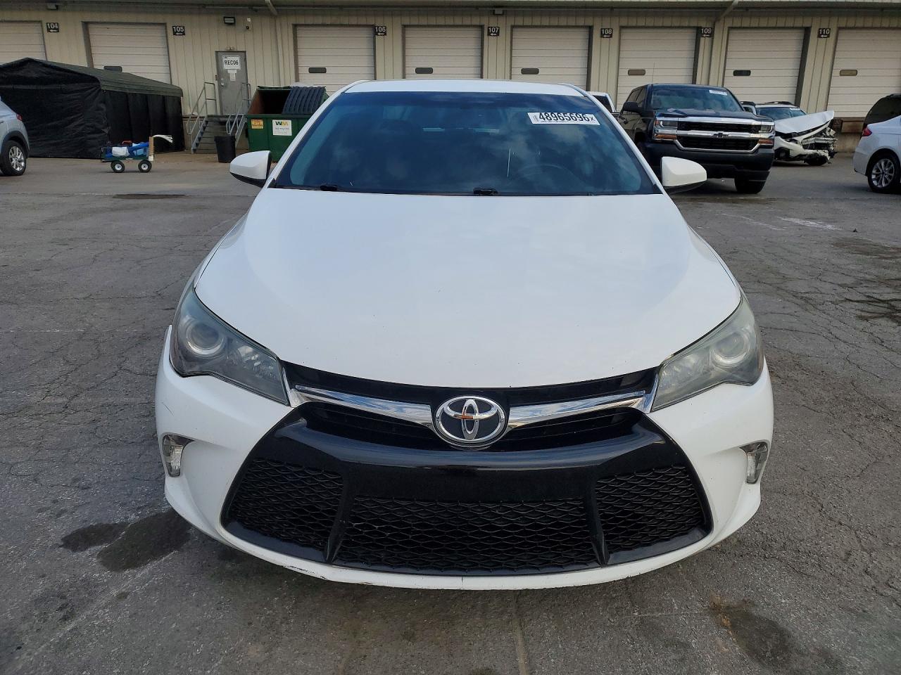 2017 TOYOTA CAMRY SE photo 13