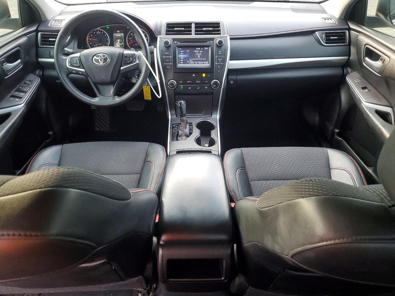 2017 TOYOTA CAMRY SE photo 22