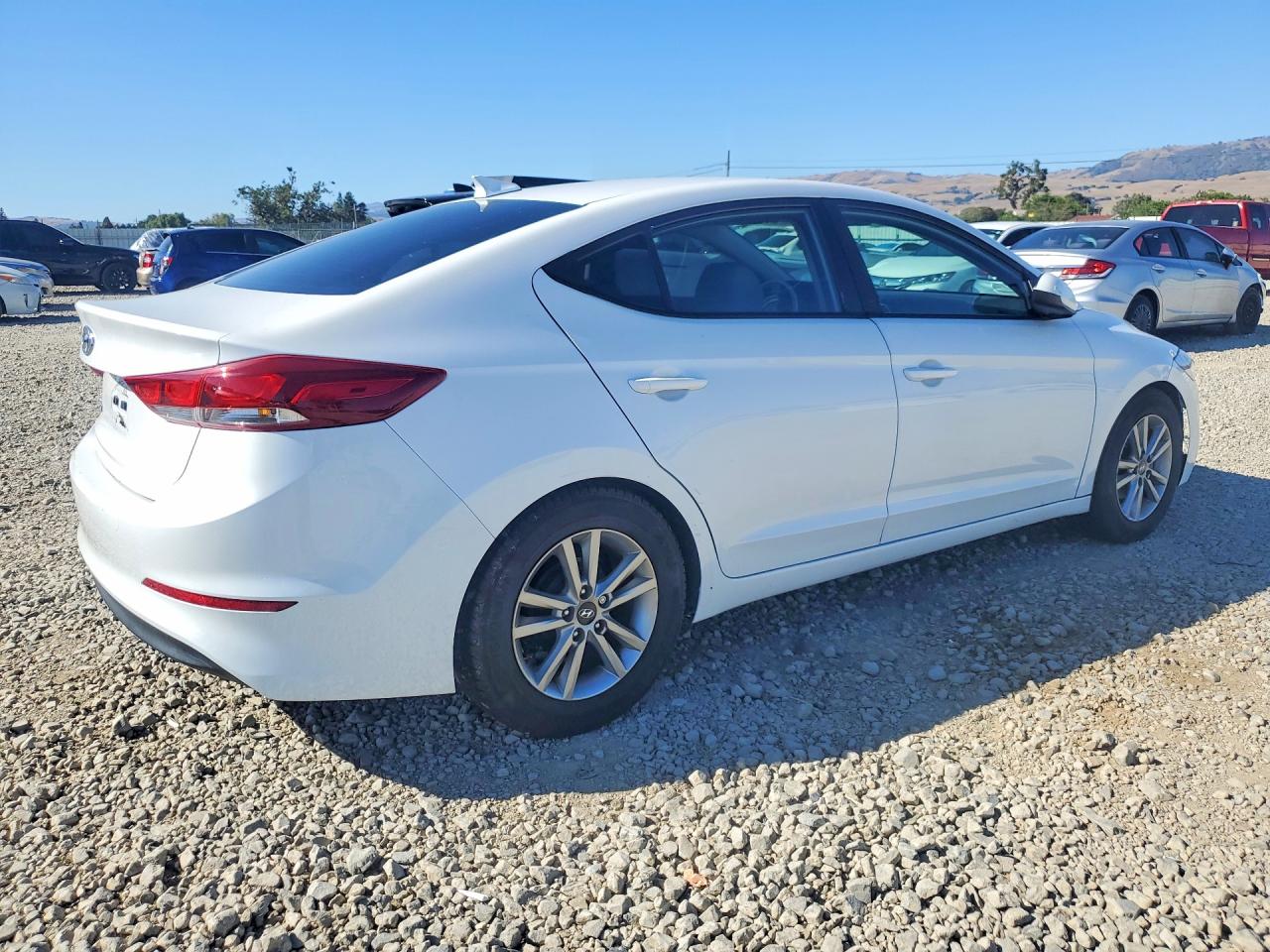 2017 HYUNDAI ELANTRA SE photo 5