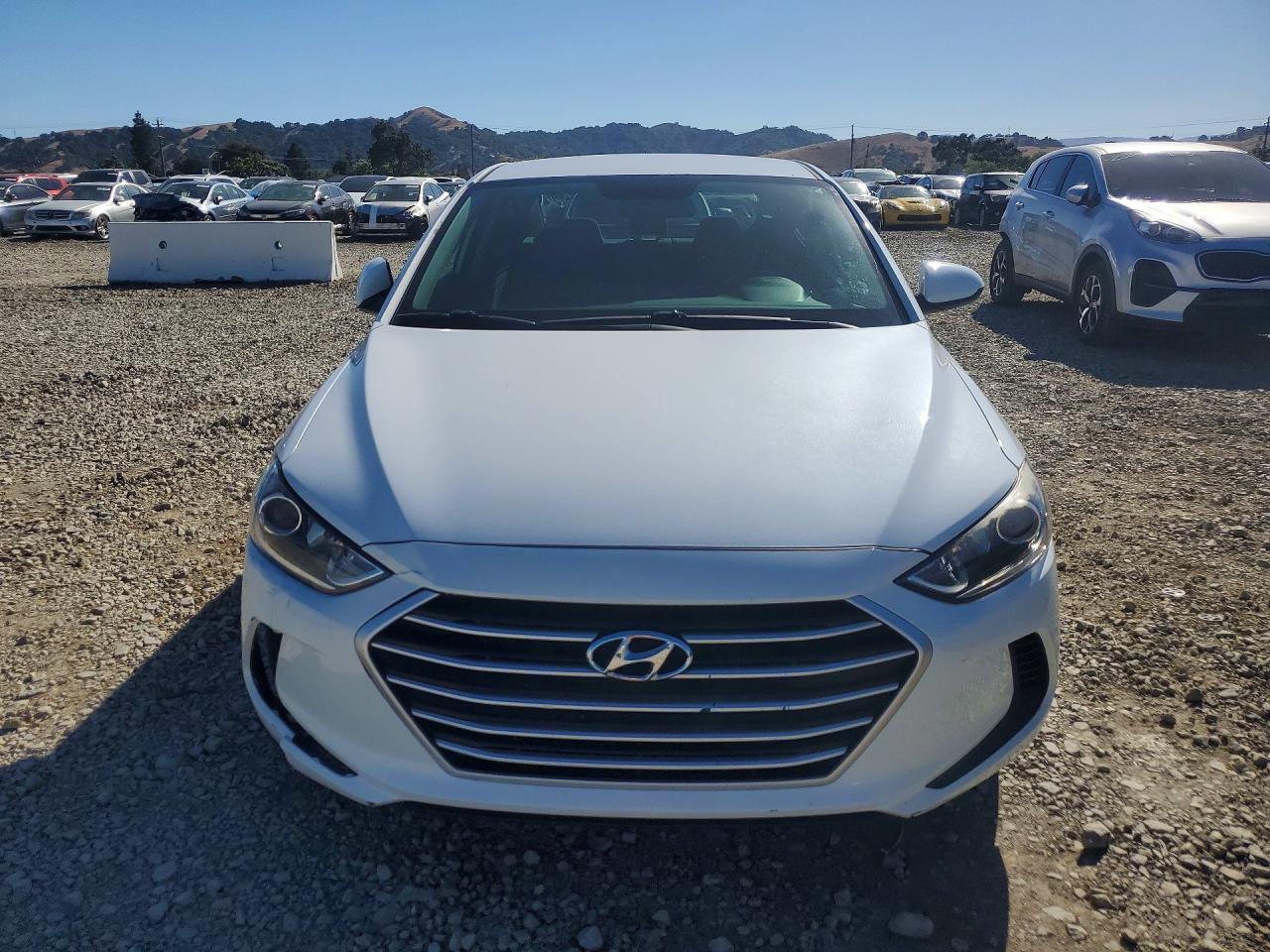 2017 HYUNDAI ELANTRA SE photo 9