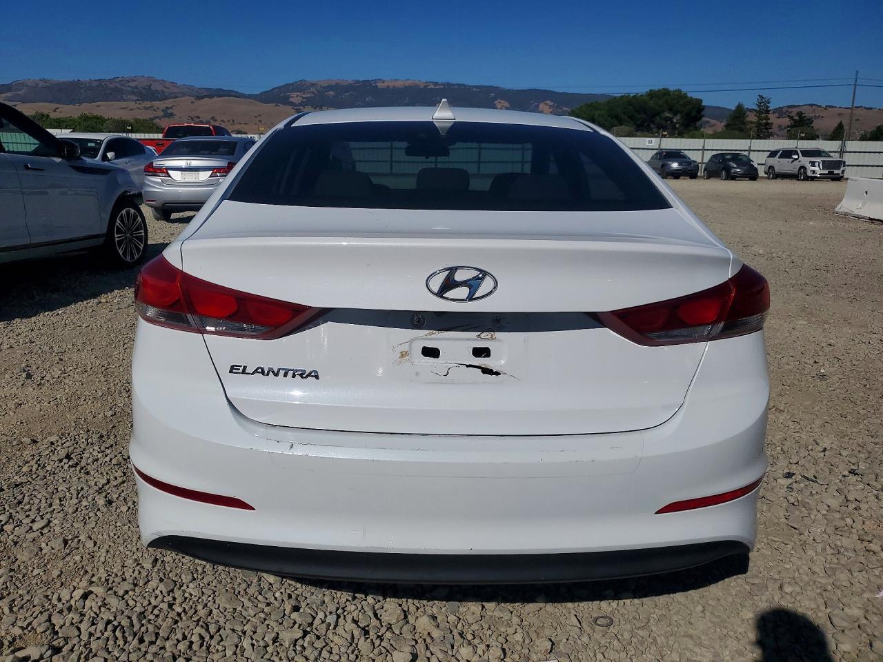 2017 HYUNDAI ELANTRA SE photo 11