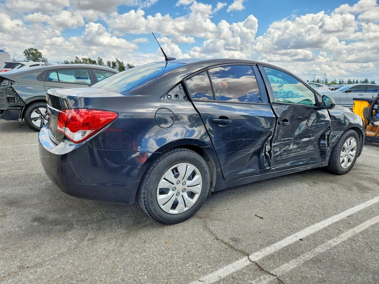 2014 CHEVROLET CRUZE LS photo 5