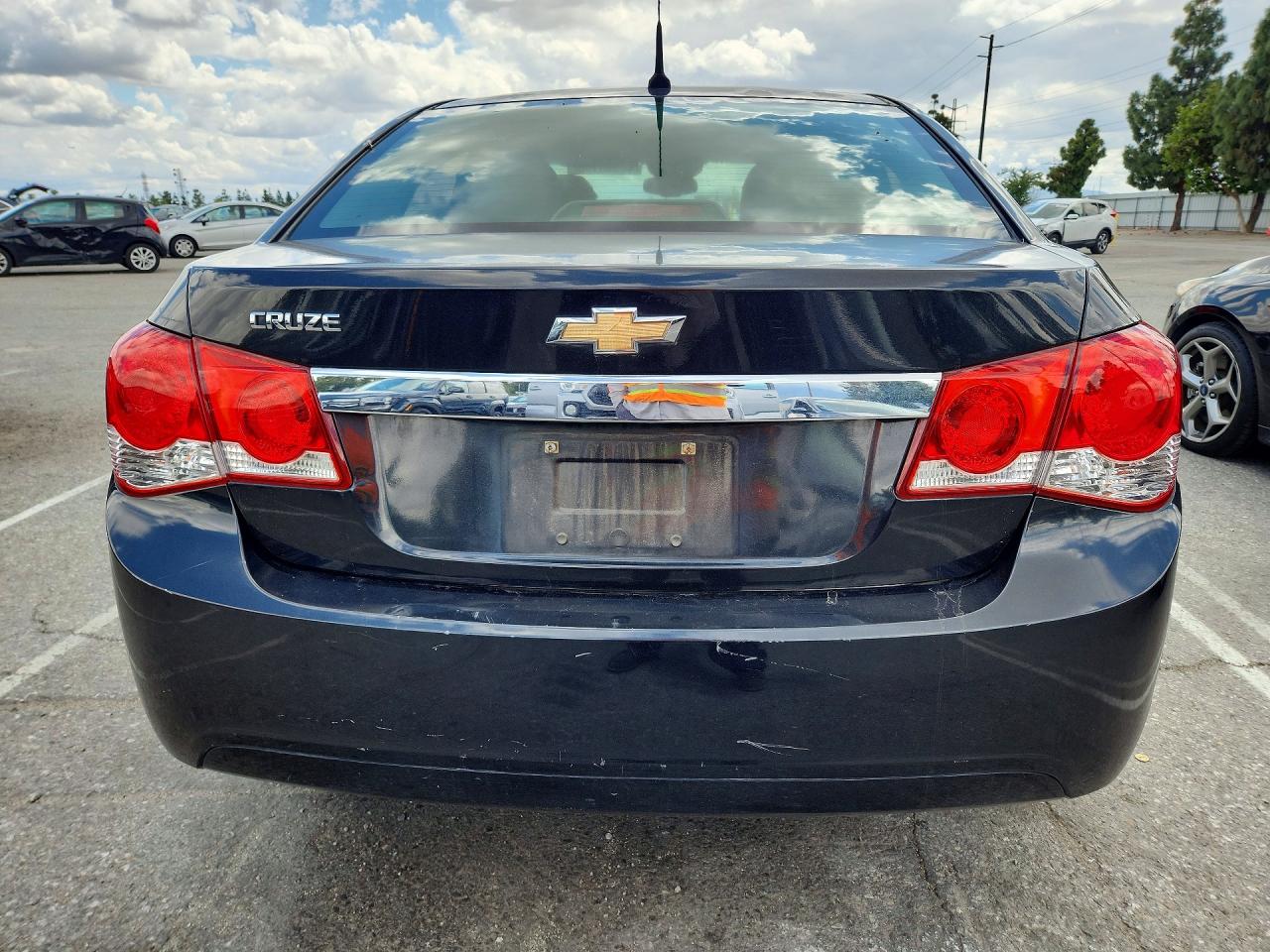 2014 CHEVROLET CRUZE LS photo 11