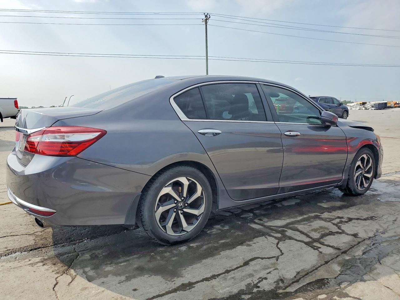 2017 HONDA ACCORD EX photo 3