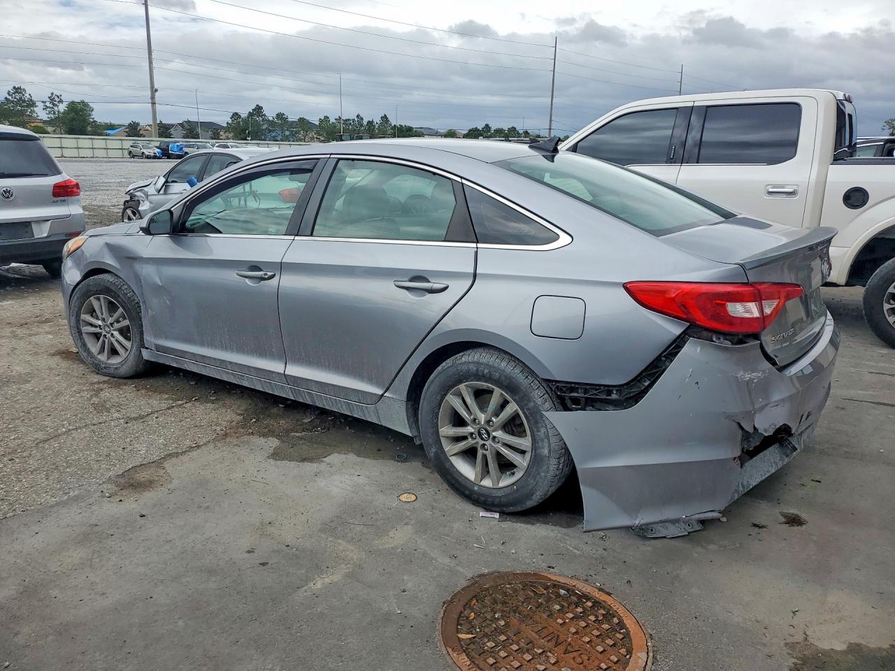 2016 HYUNDAI SONATA SE photo 2