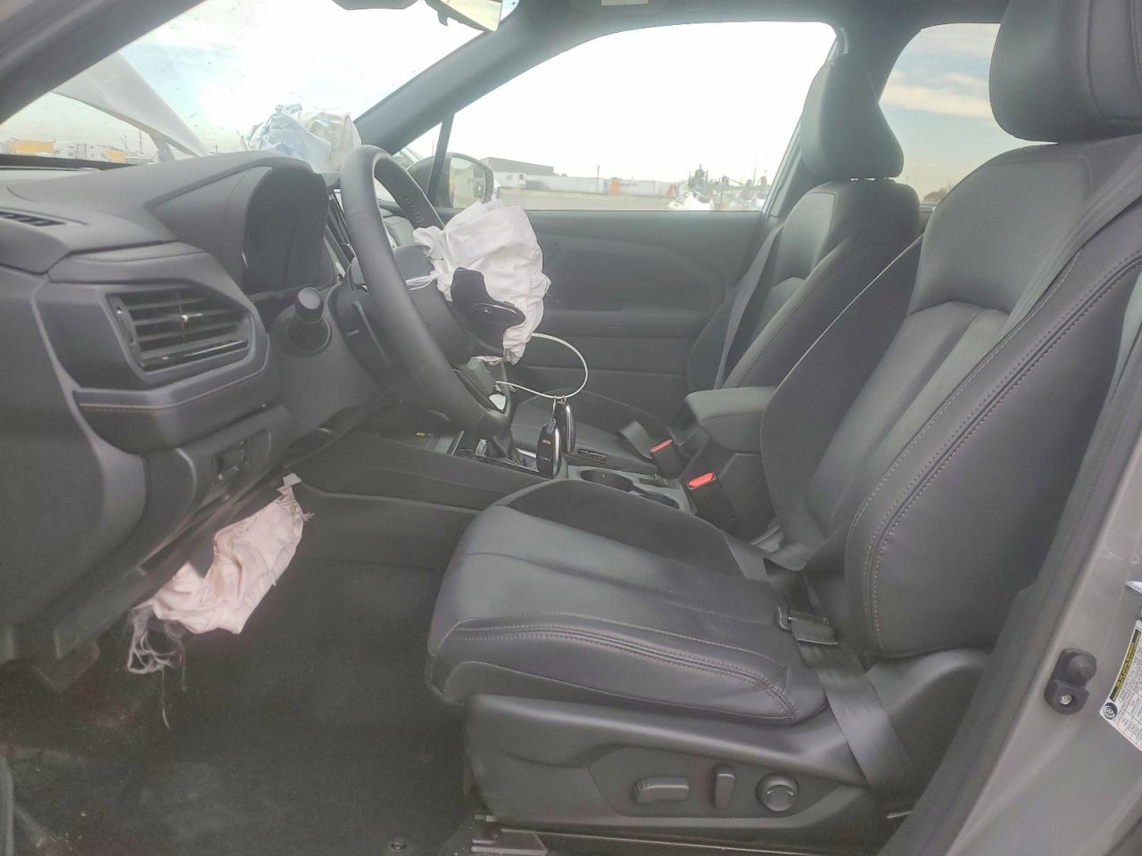 2025 SUBARU FORESTER TOURING photo 7
