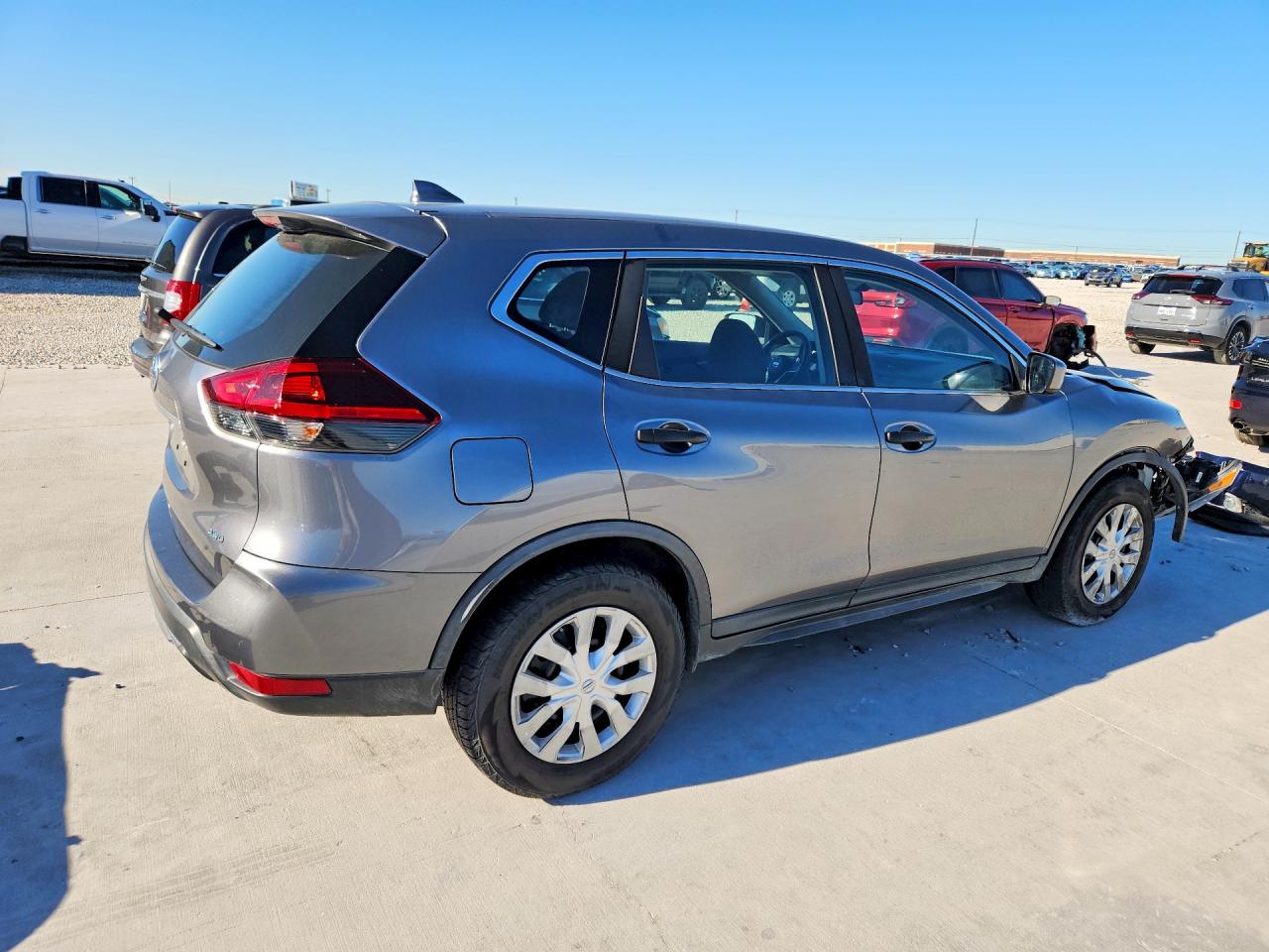 2018 NISSAN ROGUE S photo 3