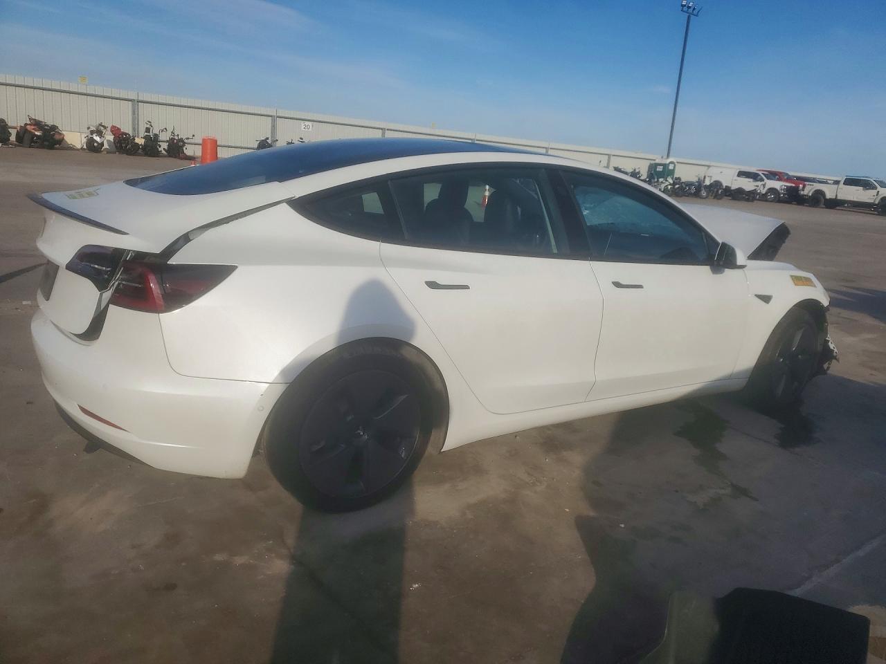 2022 TESLA MODEL 3 photo 3