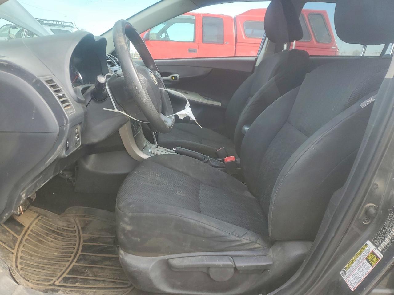 2011 TOYOTA COROLLA S photo 13