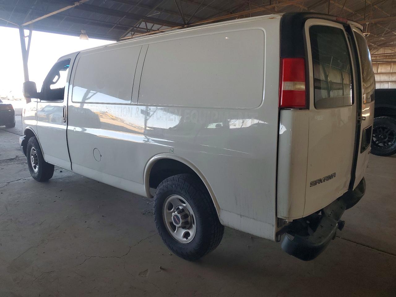 2017 GMC SAVANA 2500 CARGO DELIVERY VAN photo 2