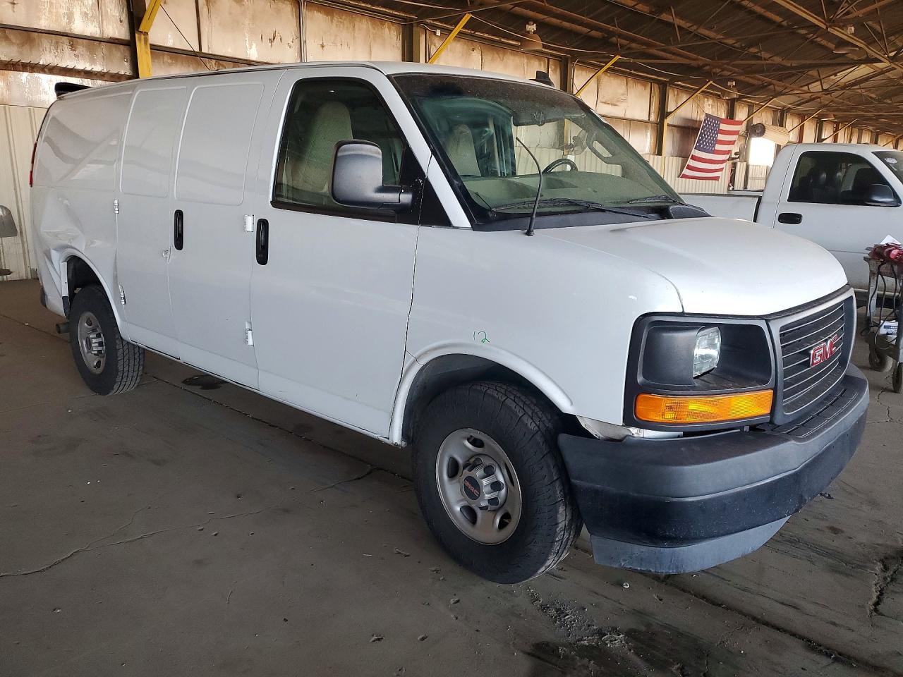 2017 GMC SAVANA 2500 CARGO DELIVERY VAN photo 4