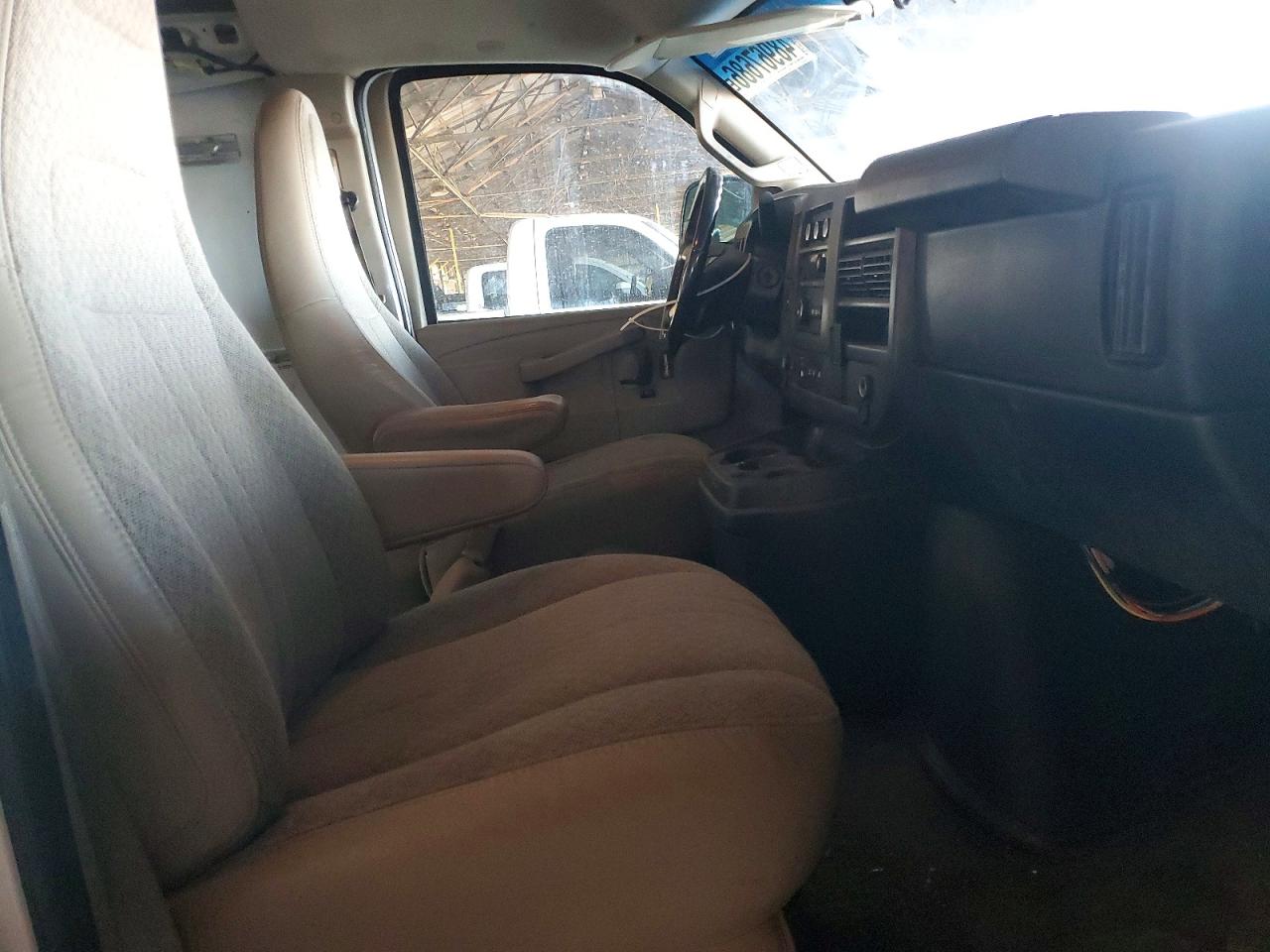 2017 GMC SAVANA 2500 CARGO DELIVERY VAN photo 7
