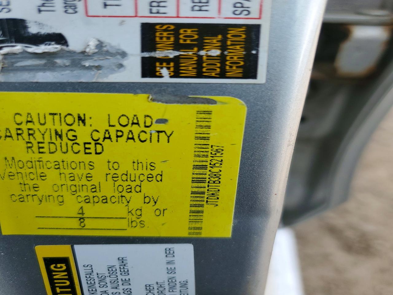 2012 TOYOTA PRIUS C TWO photo 25