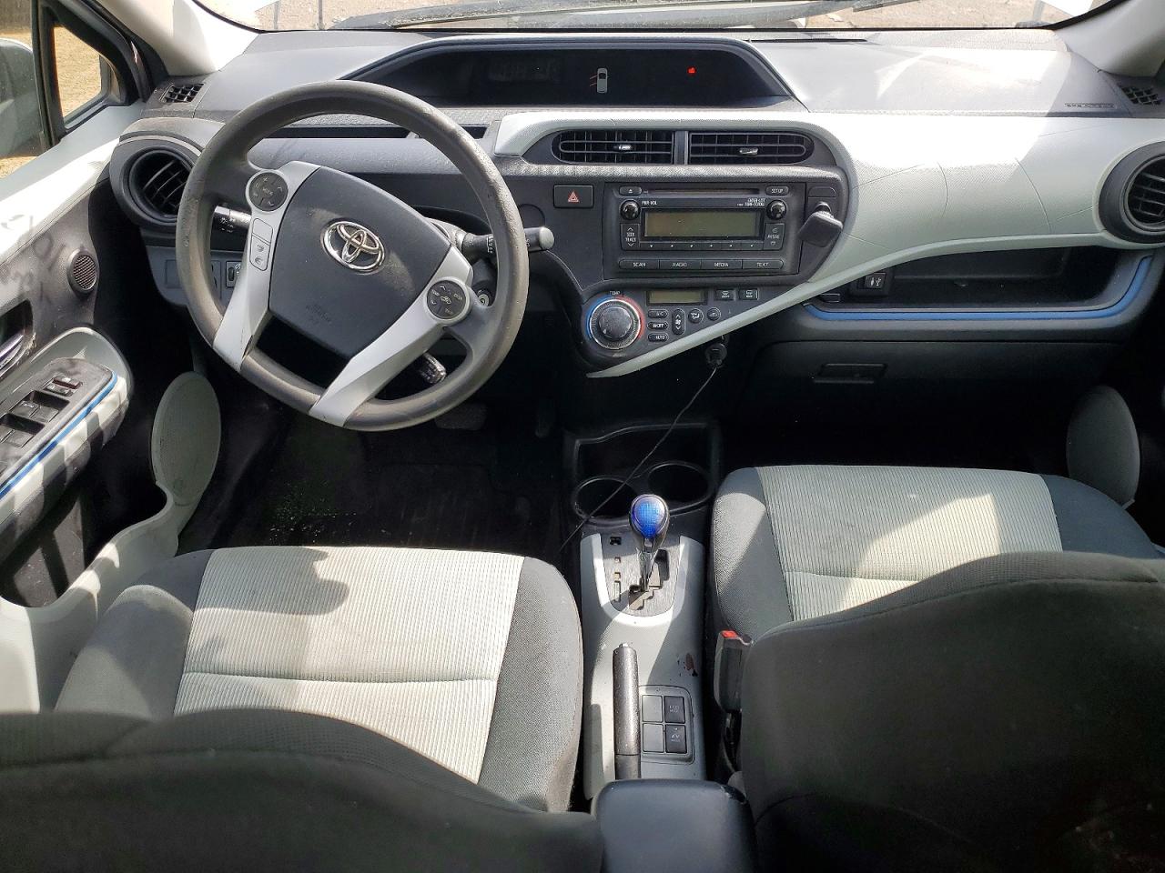 2012 TOYOTA PRIUS C TWO photo 15