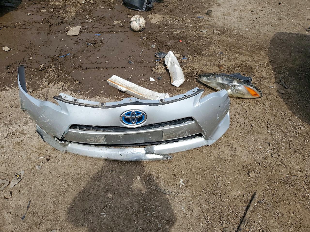 2012 TOYOTA PRIUS C TWO photo 23