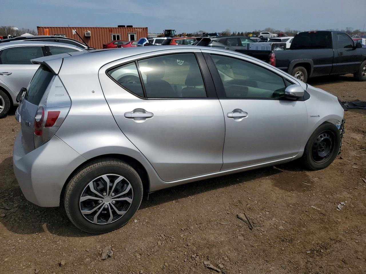2012 TOYOTA PRIUS C TWO photo 5