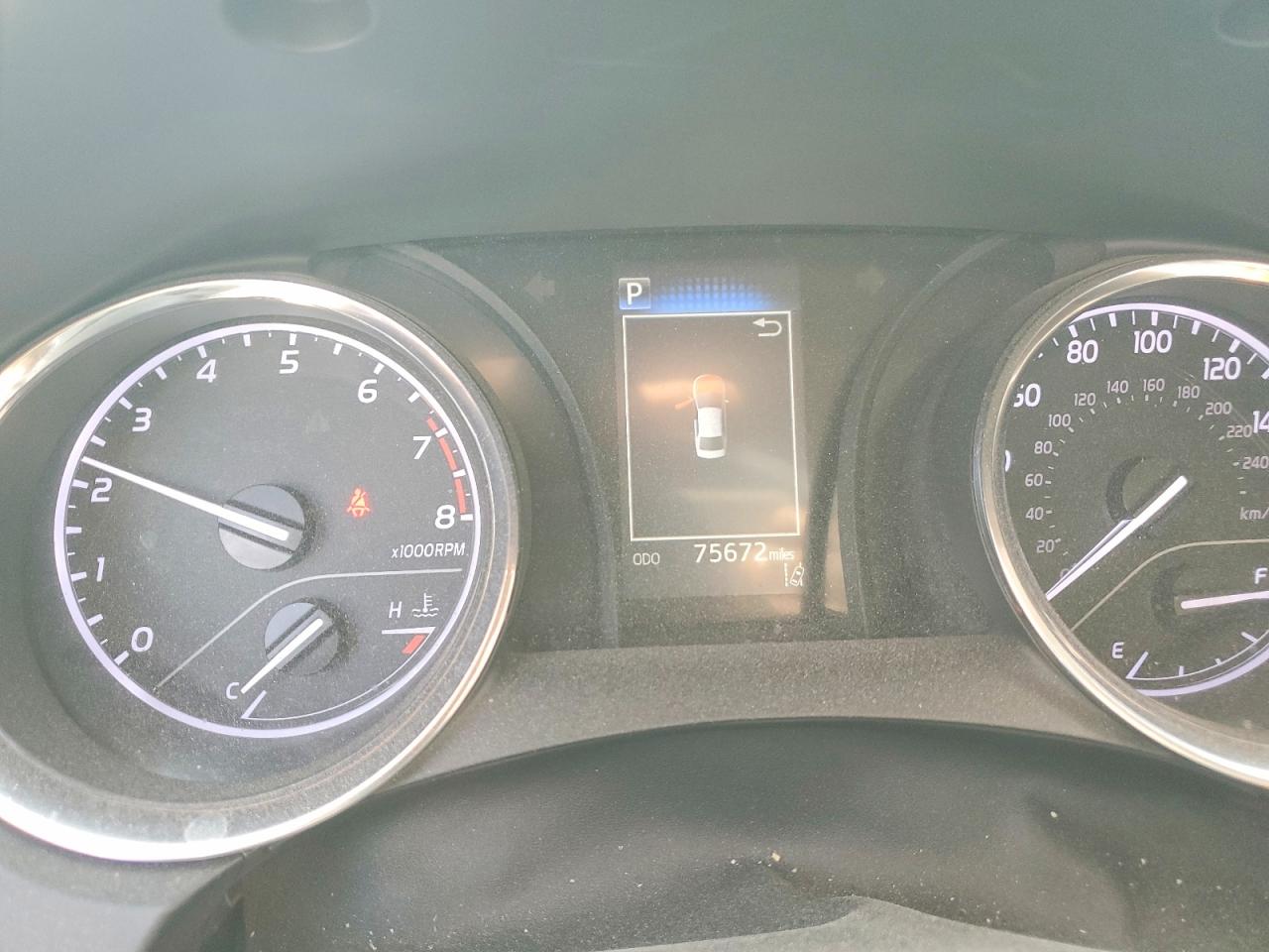 2019 TOYOTA CAMRY SE photo 9