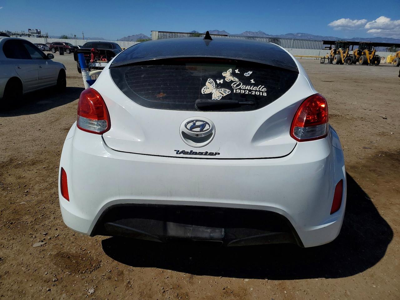 2017 HYUNDAI VELOSTER VALUE EDITION photo 11
