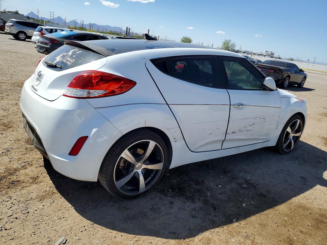2017 HYUNDAI VELOSTER VALUE EDITION photo 5