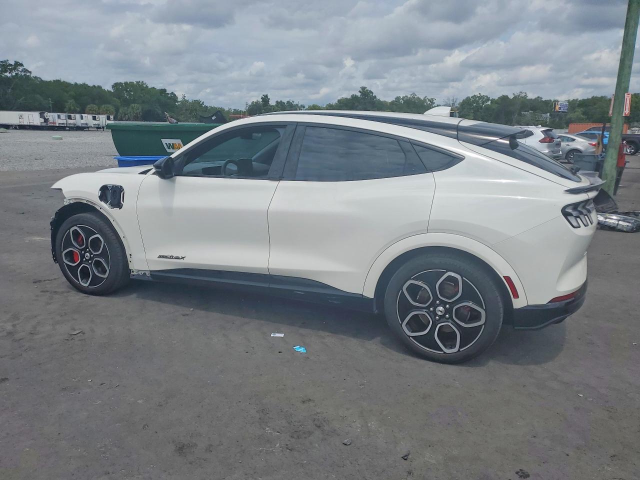 2021 FORD MUSTANG MACH-E GT photo 3