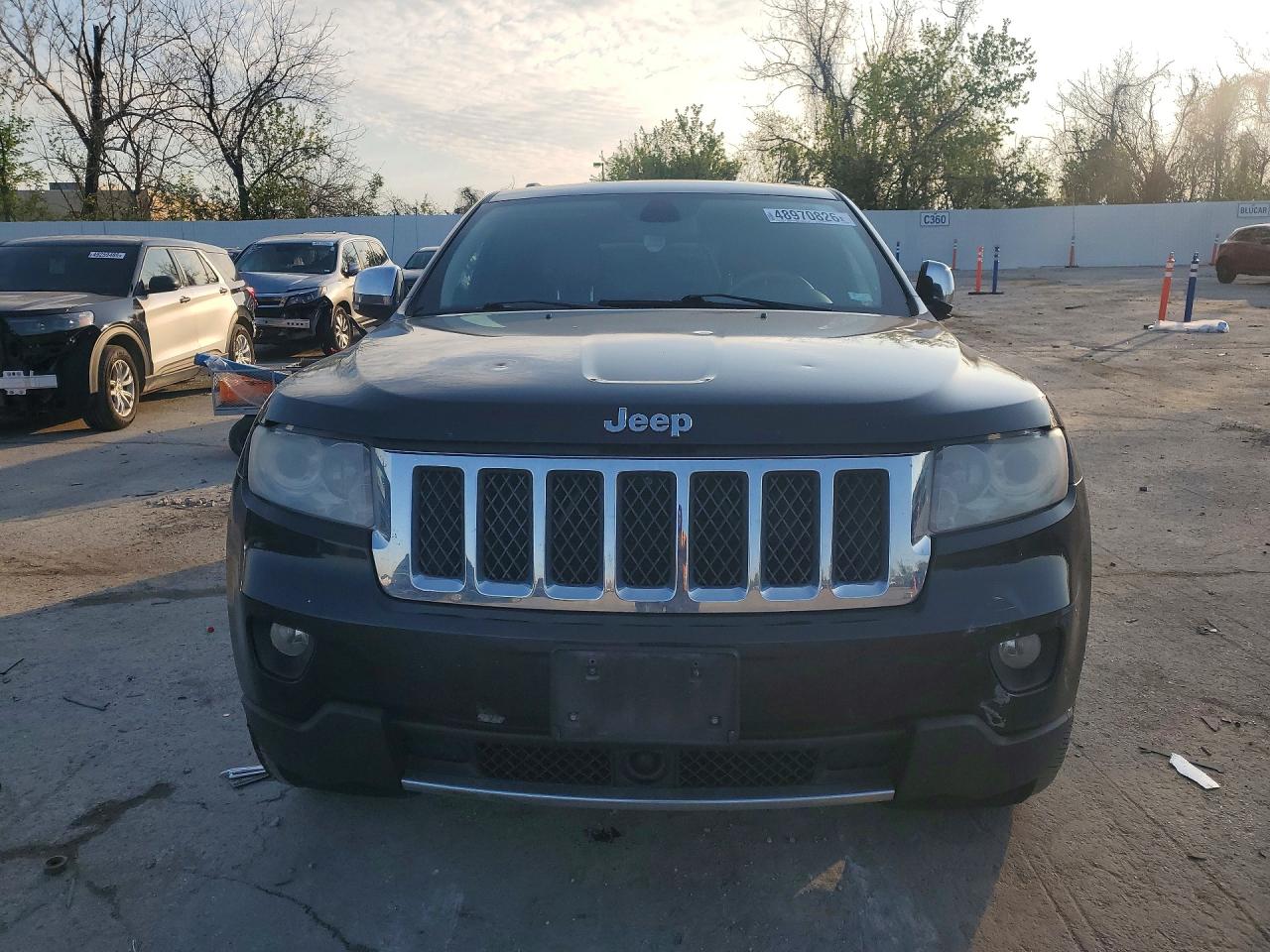 2012 JEEP GRAND CHEROKEE OVERLAND photo 9