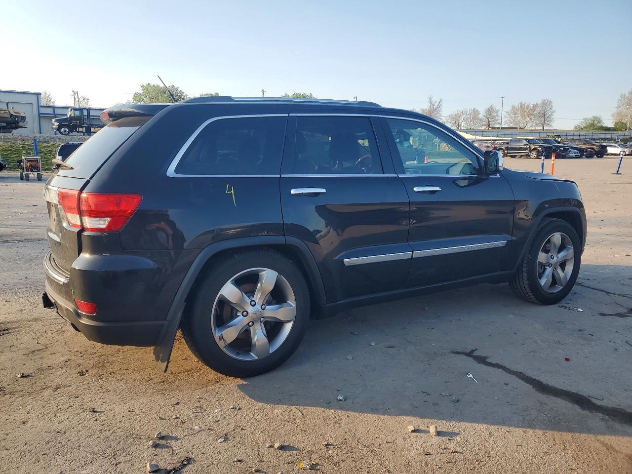 2012 JEEP GRAND CHEROKEE OVERLAND photo 5