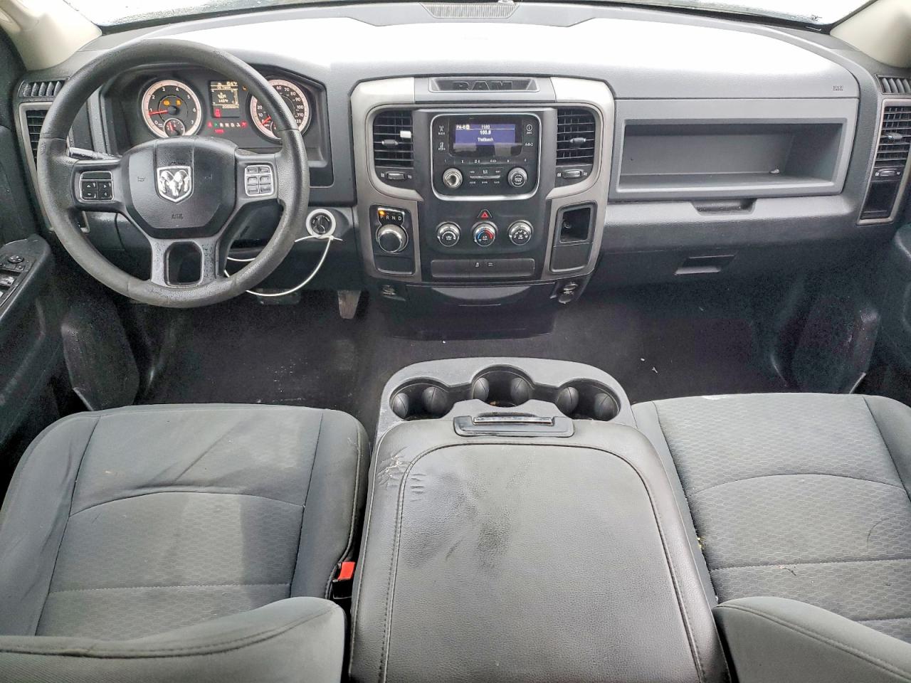 2016 RAM 1500 ST photo 15