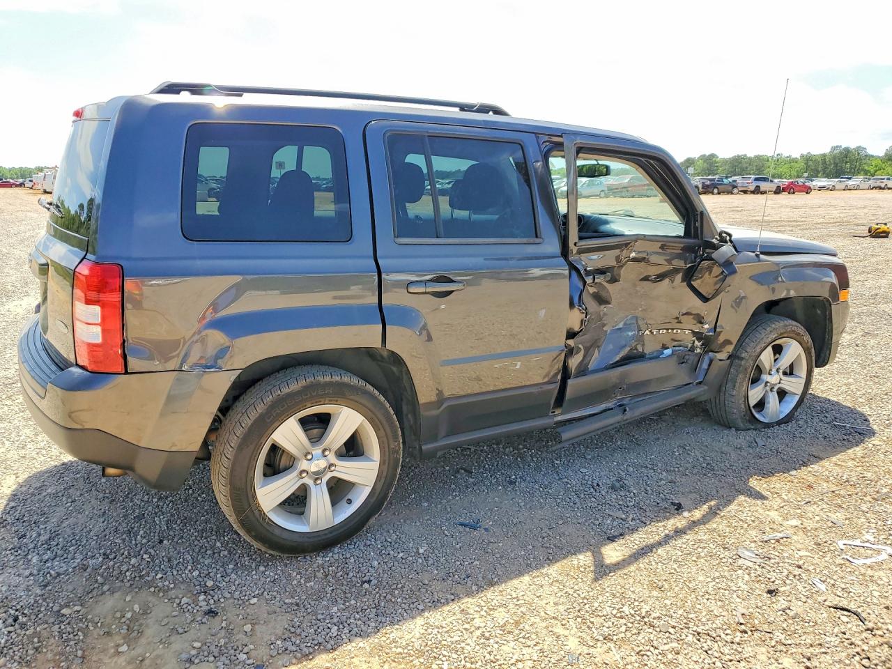 2014 JEEP PATRIOT LATITUDE photo 5