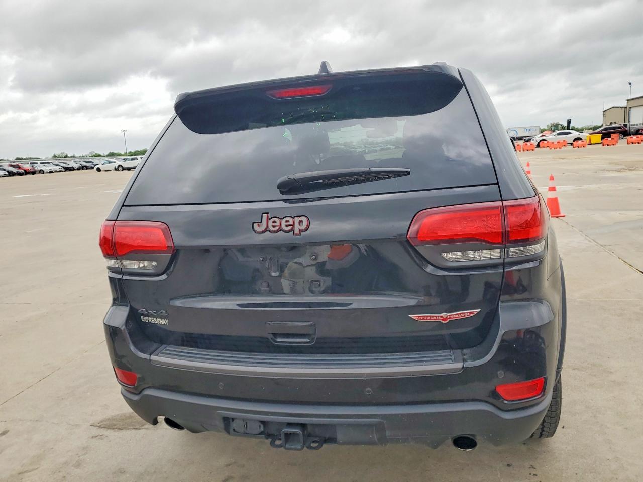 2019 JEEP GRAND CHEROKEE TRAILHAWK photo 11