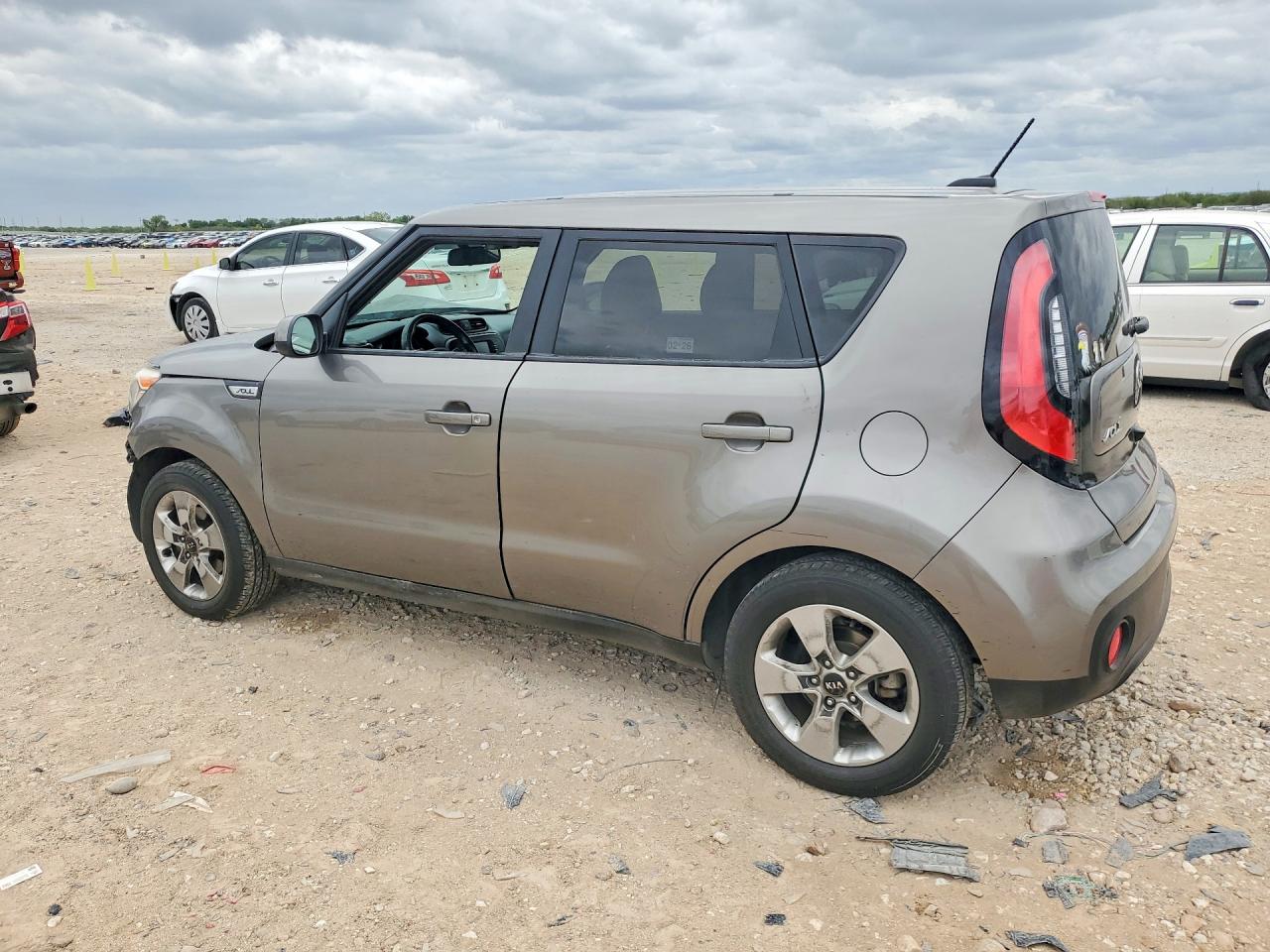 2017 KIA SOUL BASE photo 3