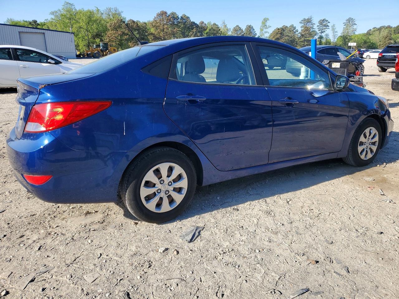2017 HYUNDAI ACCENT SE photo 5