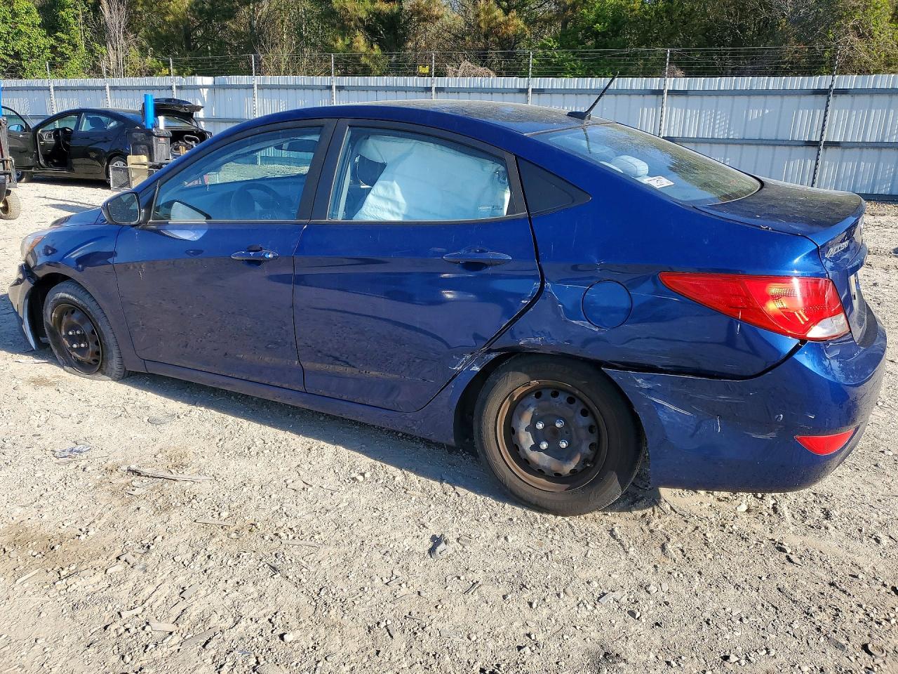 2017 HYUNDAI ACCENT SE photo 3