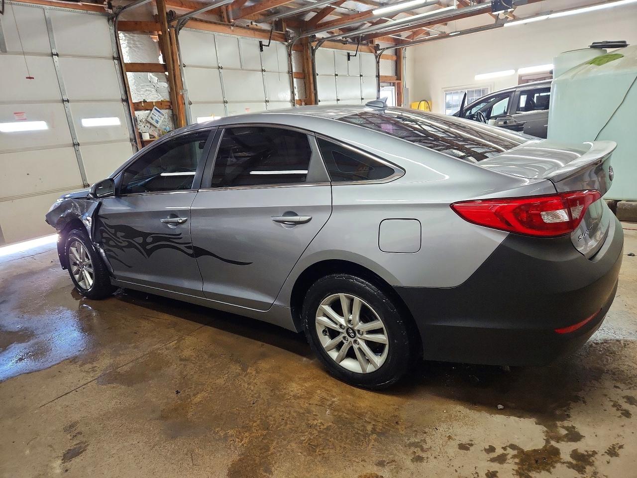 2015 HYUNDAI SONATA SE photo 4