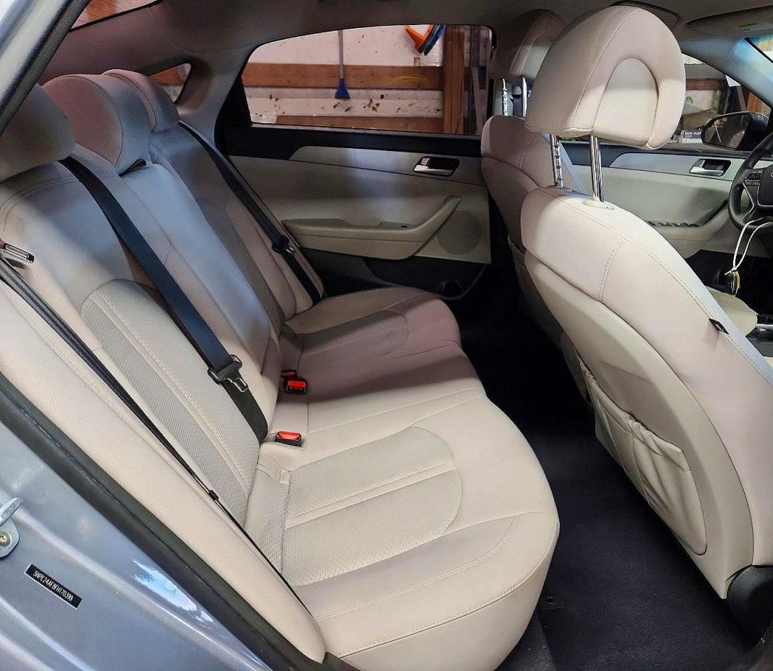 2015 HYUNDAI SONATA SE photo 28