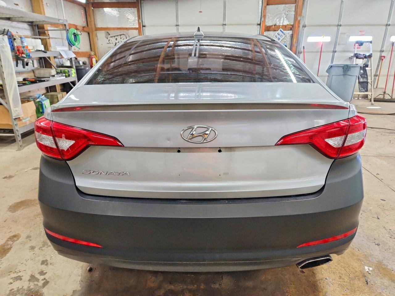 2015 HYUNDAI SONATA SE photo 16