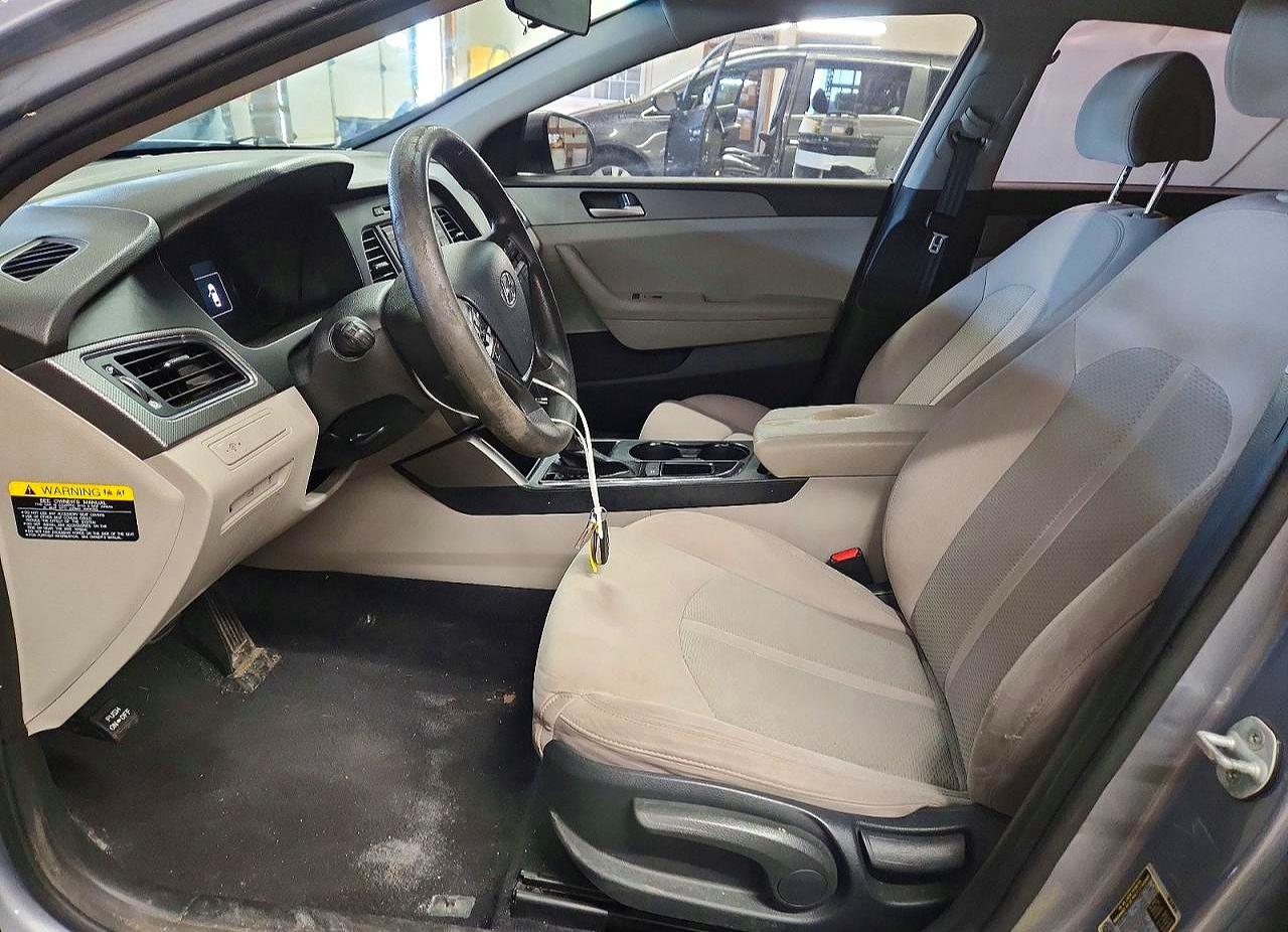 2015 HYUNDAI SONATA SE photo 19