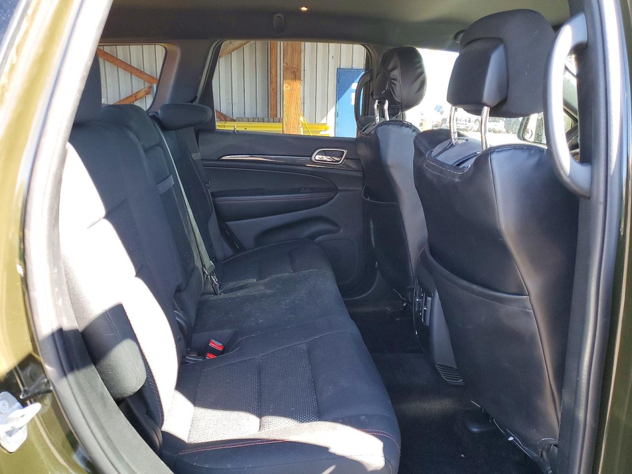 2016 JEEP GRAND CHEROKEE LAREDO photo 28