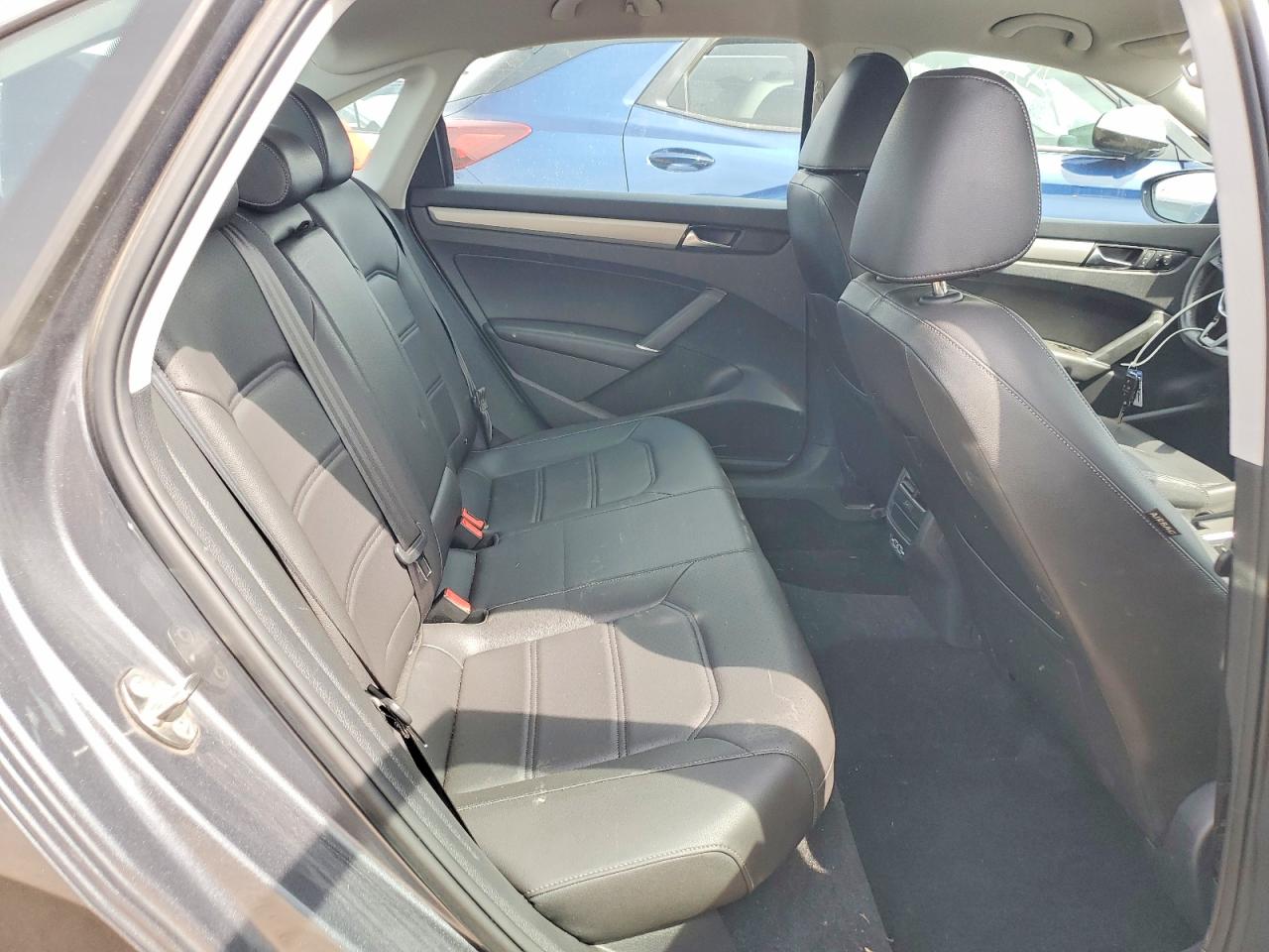 2020 VOLKSWAGEN PASSAT photo 19