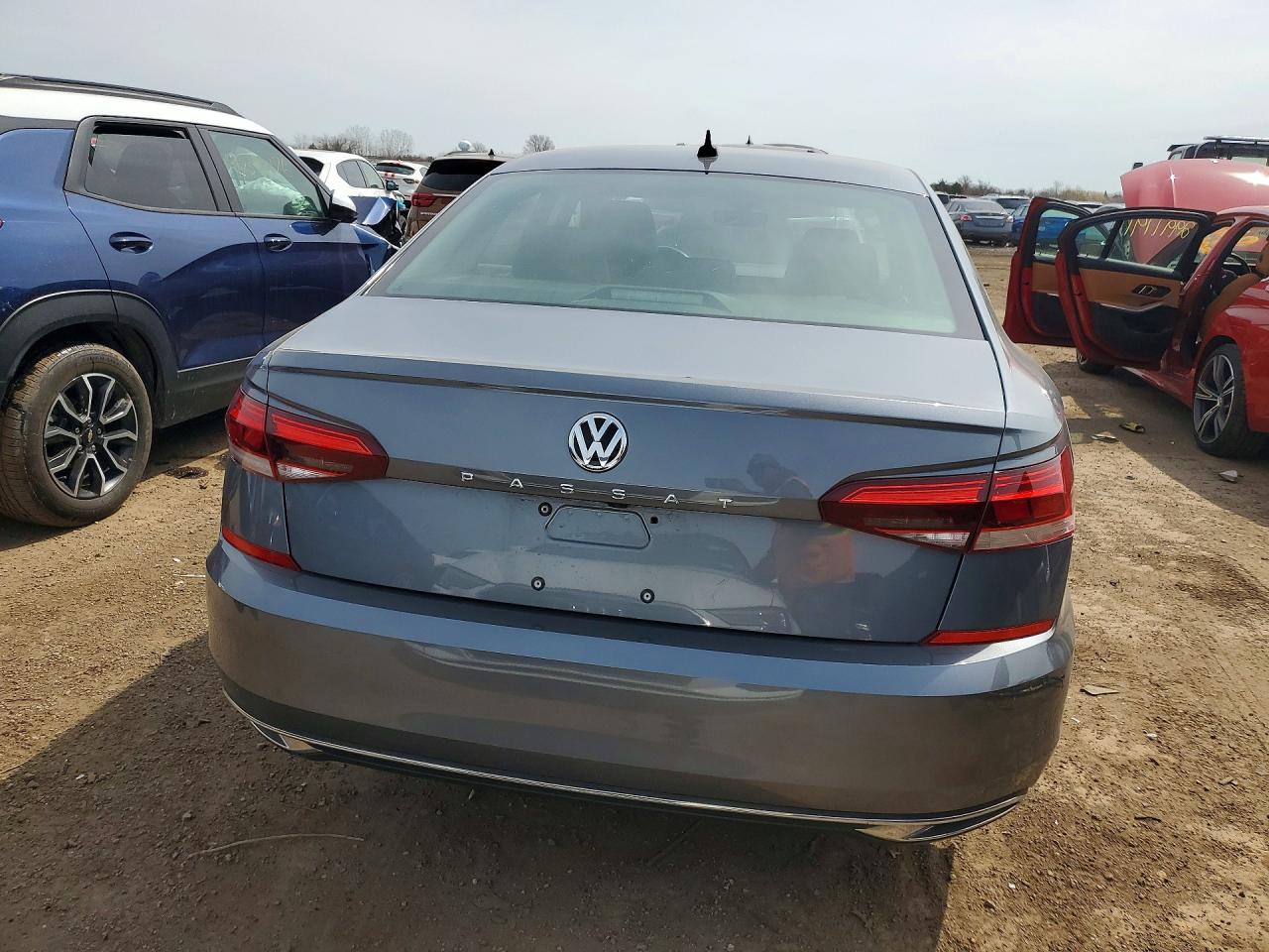 2020 VOLKSWAGEN PASSAT photo 11