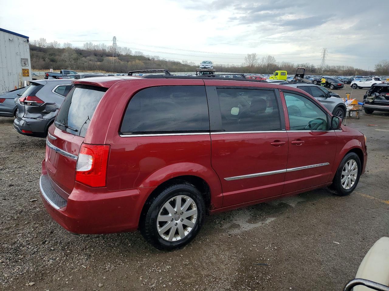 2013 CHRYSLER TOWN & COUNTRY TOURING photo 7