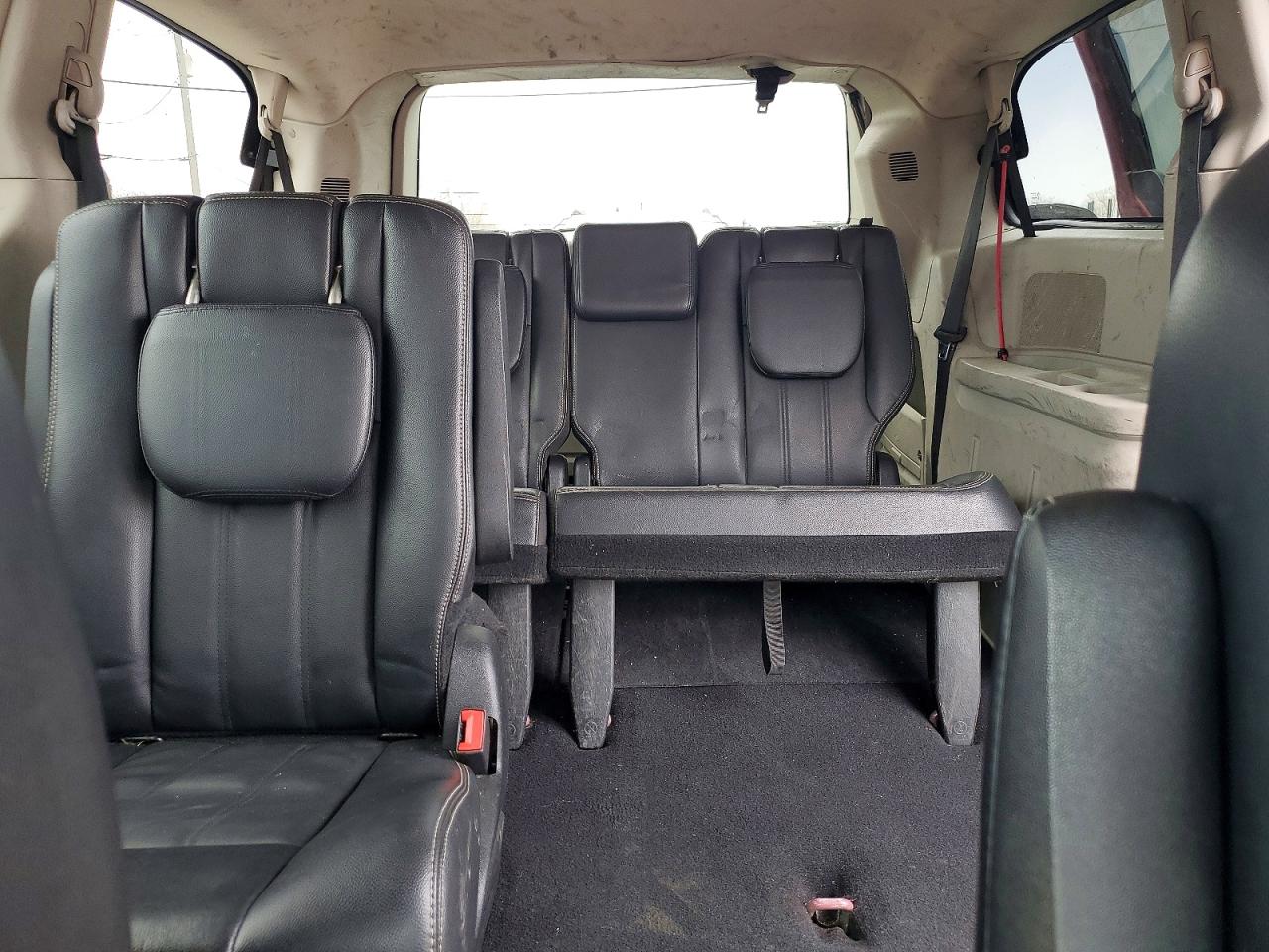 2013 CHRYSLER TOWN & COUNTRY TOURING photo 28