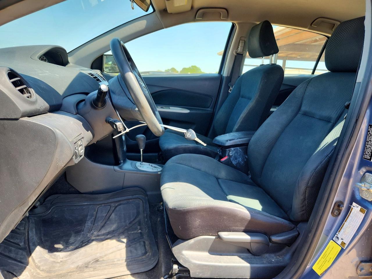 2010 TOYOTA YARIS BASE photo 19