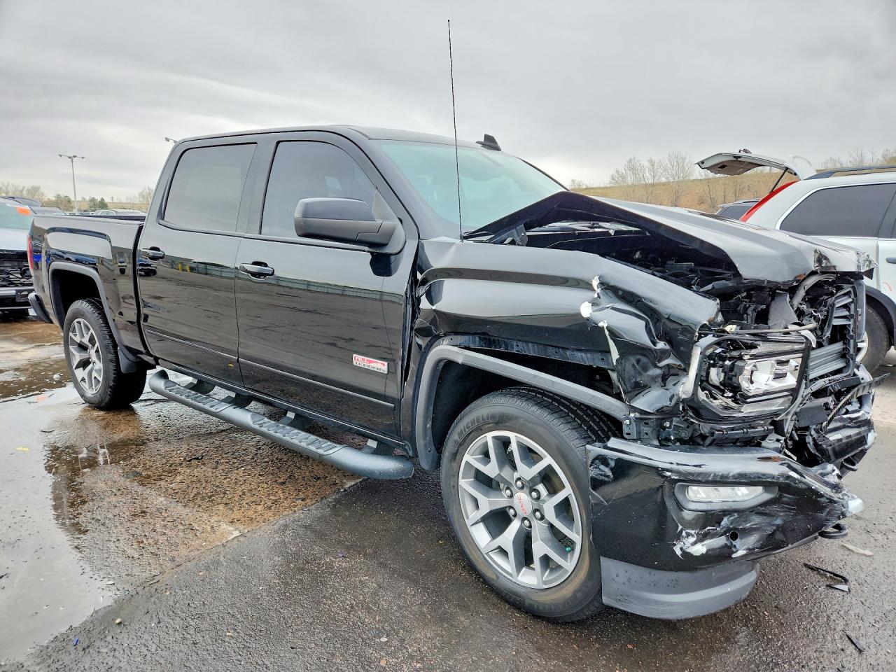 2017 GMC SIERRA K1500 SLT photo 4