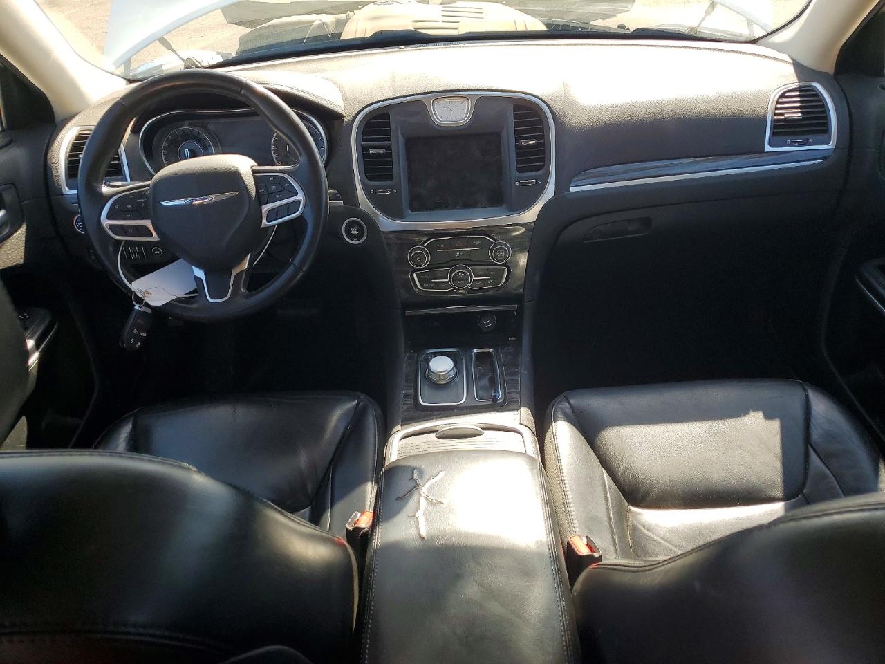 2019 CHRYSLER 300 TOURING photo 15