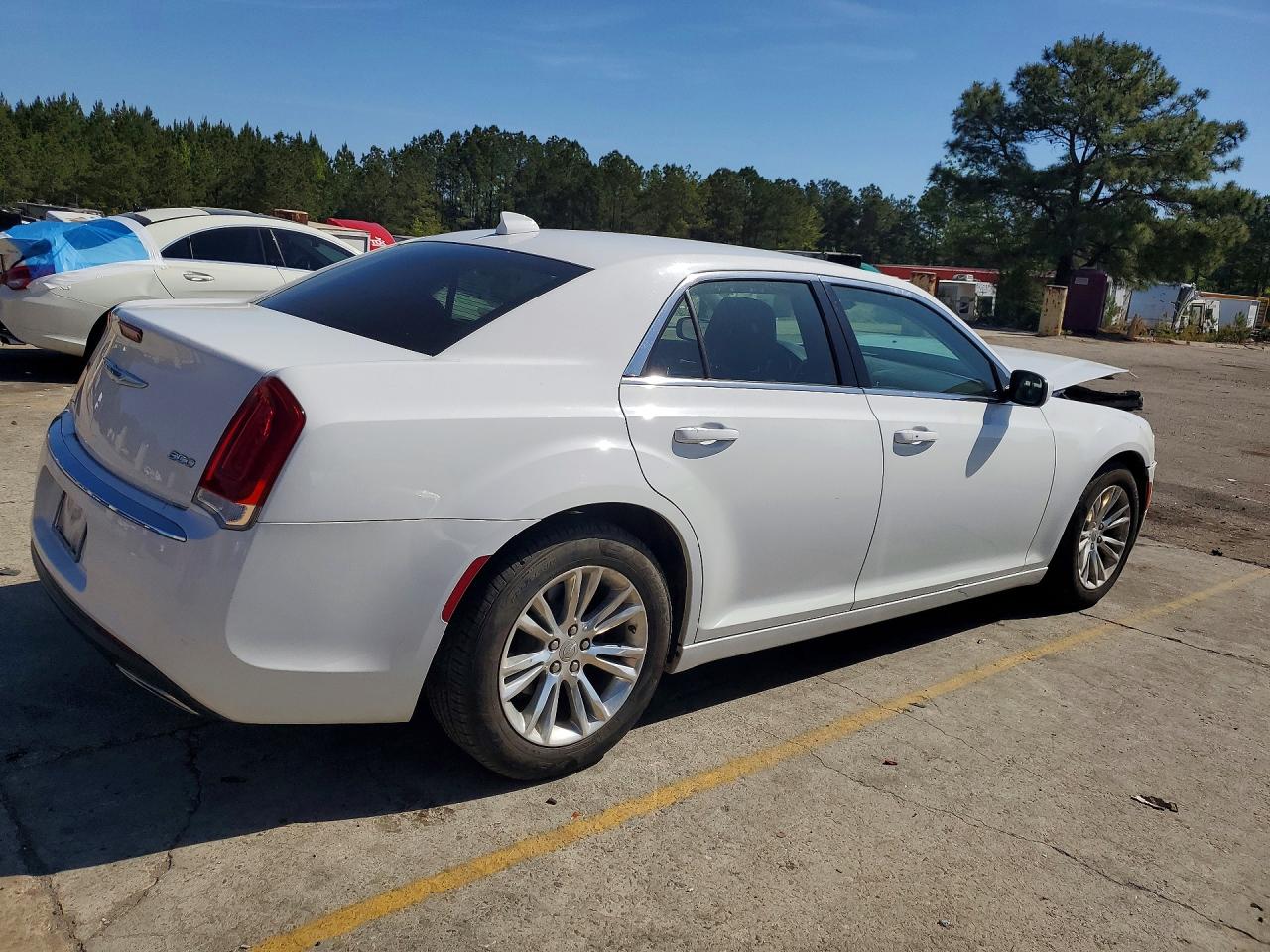 2019 CHRYSLER 300 TOURING photo 5