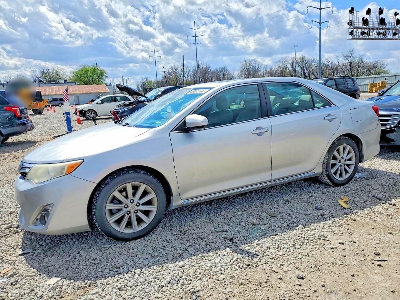 2014 TOYOTA CAMRY