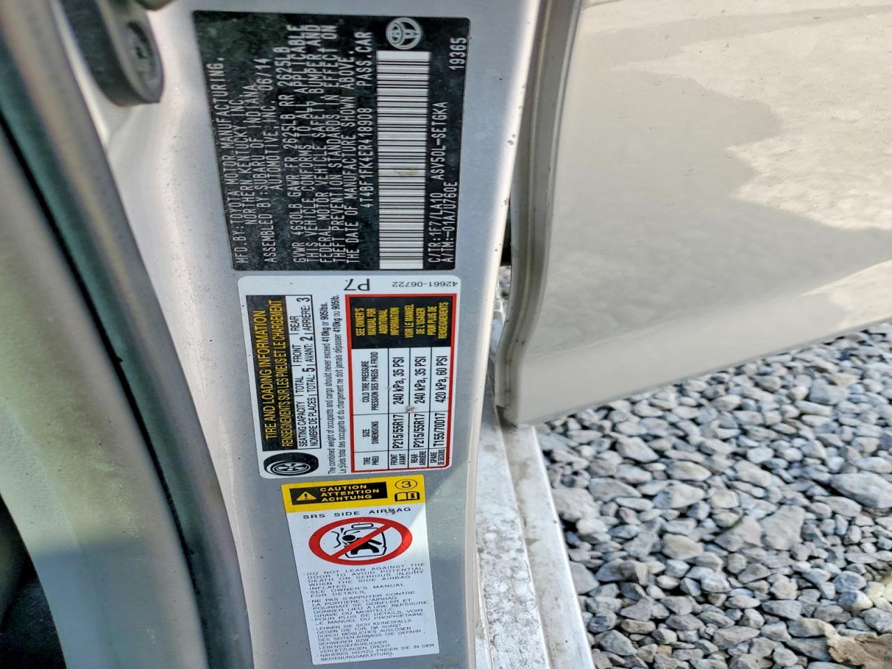 2014 TOYOTA CAMRY XLE photo 23